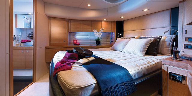 Sunseeker royal yacht overnight cruise in mauritius (7)
